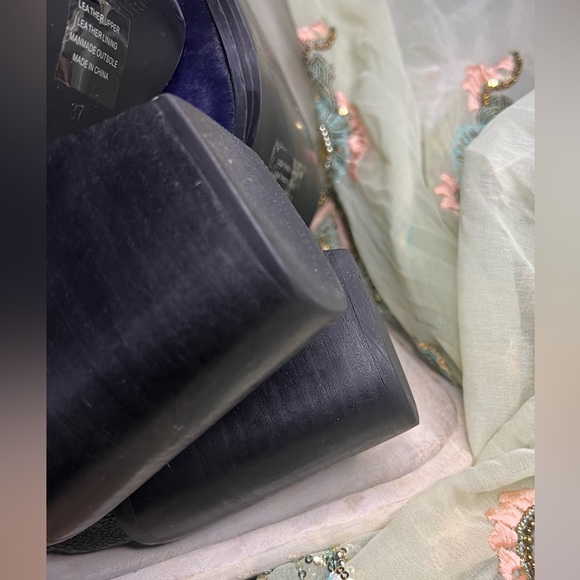 Finders Keepers | hitched booties navy pony hair size 7 - Picture 4 of 12